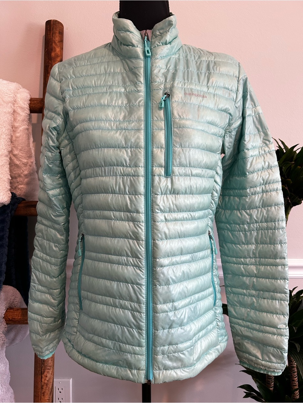 Patagonia Mint Green Lightweight Quilted Puffer Jacket Women’s Size Small